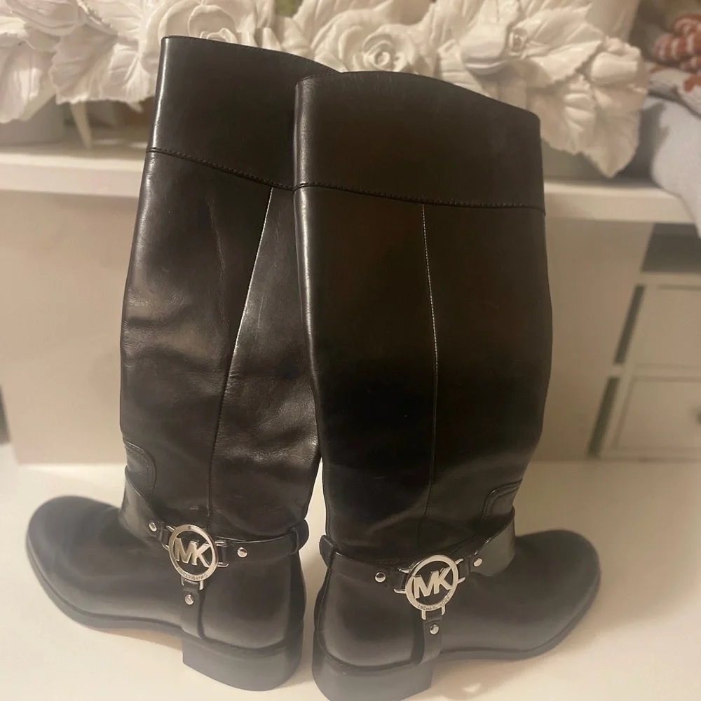 Michael Kors Fulton harness nice boots good condition Buy it before the cold